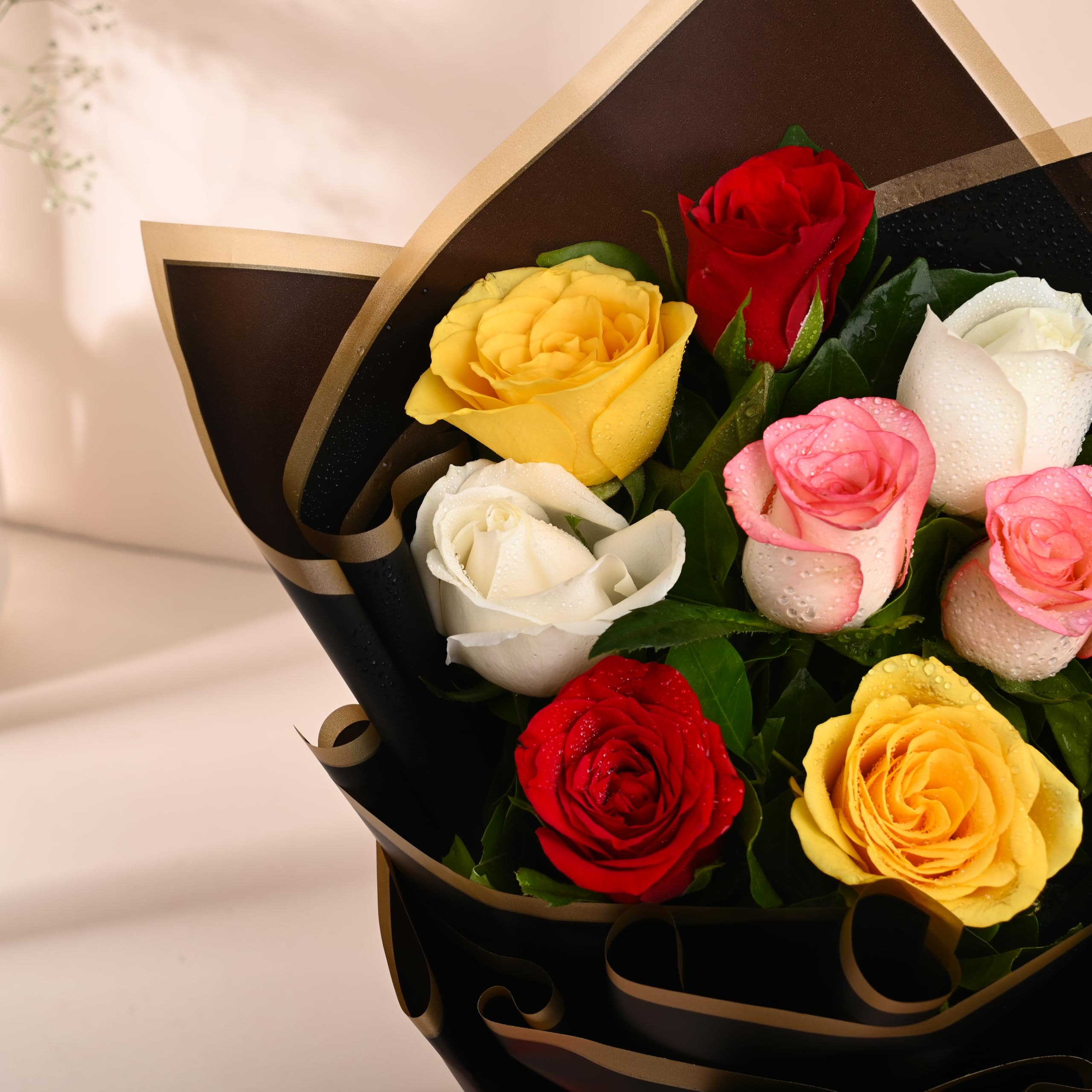 Floweraura Fresh Live Flower Bouquet Of 8 Mix Roses Flowers For Birthday Gift, Anniversary Gift, Wedding Gift, MotherS Day Gift